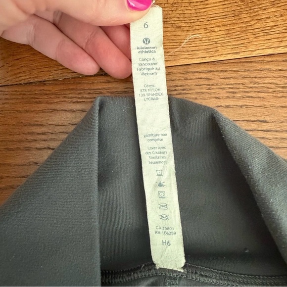 Lululemon Train Times Tight Leggings Size 6 Charcoal Gray Pockets - Picture 6 of 8